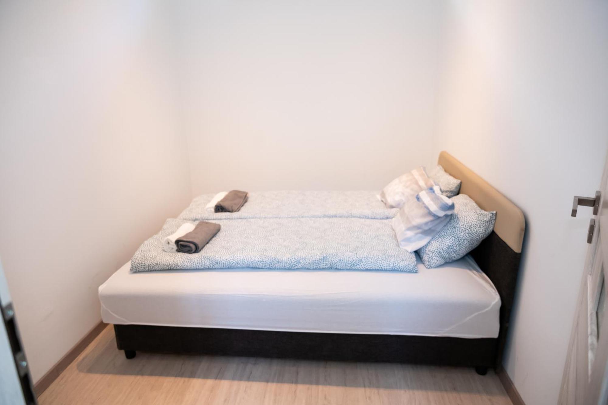 Winestone Corner Apartment Debrecen Esterno foto